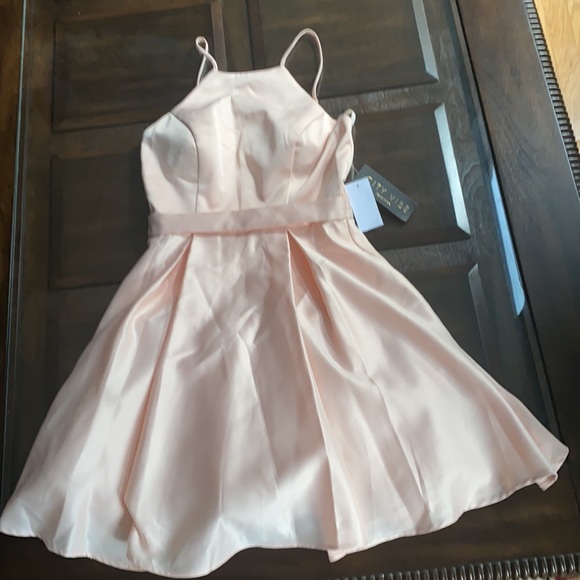 City Vibe Skater Dress with Pockets. - Picture 4 of 12